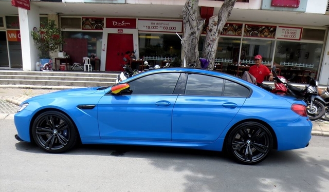 
Chiếc BMW M6 Gran Coupe đầu tiên Việt Nam được thay từ màu cam sang xanh ngọc. Ảnh: Tommy Tong
