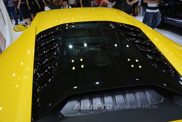Cận cảnh Lamborghini Huracan dẫn động cầu sau thứ 2 tại Việt Nam - Ảnh 11.