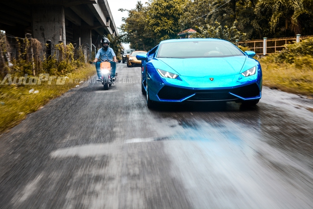 
Được biết, cả hai chiếc siêu xe Lamborghini Huracan LP610-4 và McLaren 570 vừa mới được cho thay đổi dàn áo sang màu crôm nổi bật.
