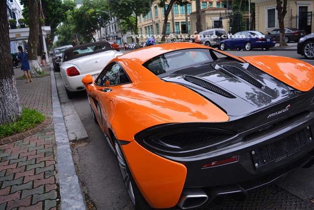 Điểm nhấn trên các siêu xe McLaren là ngoại thất có nhiều chi tiết được phủ carbon khá ấn tượng và 570S cũng không phải ngoại lệ.