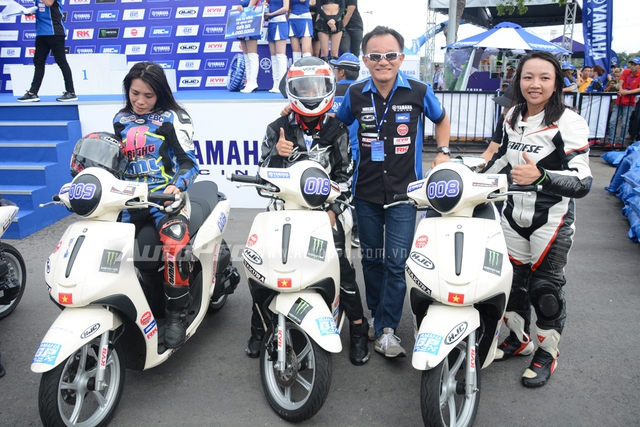Tại giải đua Yamaha GP, Đoan Trang tranh tài ở 3 hạng mục của giải xe hãng và đều dành những vị trí cao.