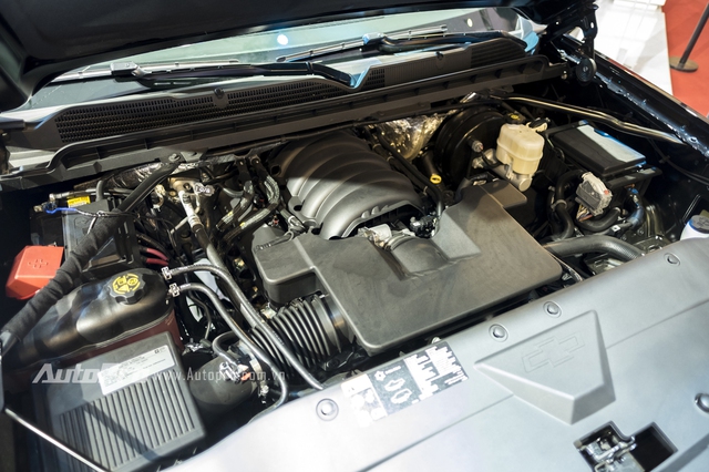 
Chevrolet Silverado sở hữu khối động cơ xăng V8 dung tích 5.3L mang công nghệ ECOTEC 3. Với khối động cơ này, Silverado có thể sản sinh công suất tối đa 355 mã lực tại 5.600 vòng/phút và mô-men xoắn cực đại đạt 518Nm tại 4.100 vòng/phút.
