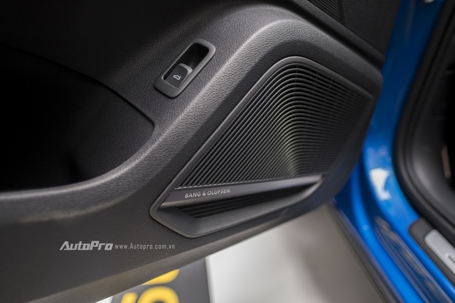 
Điều khá đặc biệt là khách hàng sở hữu Audi Q2 có thể đặt thêm hệ thống âm thanh vòm cao cấp của Bang & Olufsen với 14 loa và công suất 705 watt.
