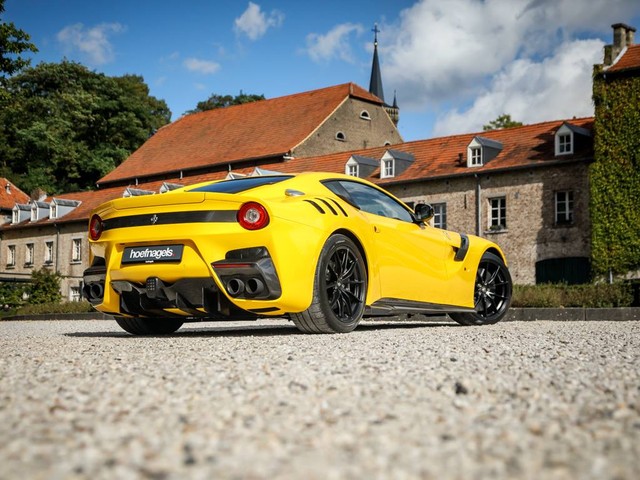 Giật mình với giá bán hơn 1 triệu USD của hàng hiếm Ferrari F12tdf - Ảnh 3.
