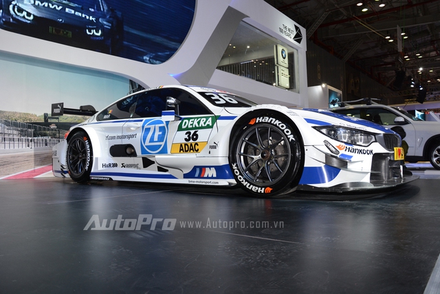 Cận cảnh BMW M4 DTM