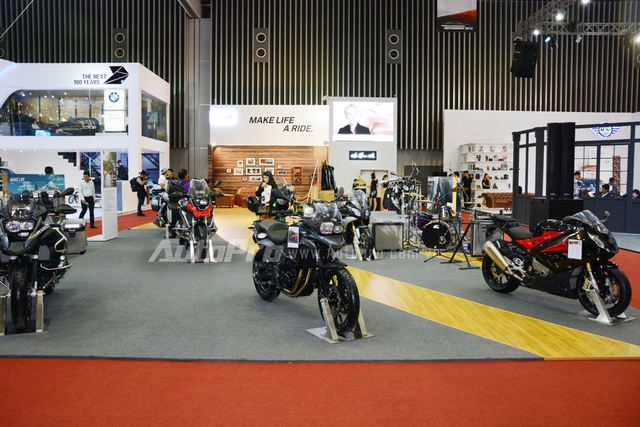 Đoàn mô tô khủng của BMW Motorrad Việt Nam tại triển lãm VIMS 2016.