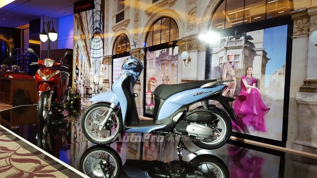 Không chỉ ra mắt SH 125i/150i 2017, Honda Việt Nam còn giới thiệu SH Mode 125 mới - Ảnh 3. Không chỉ ra mắt SH 125i/150i 2017, Honda Việt Nam còn giới thiệu SH Mode 125 mới - Ảnh 3.