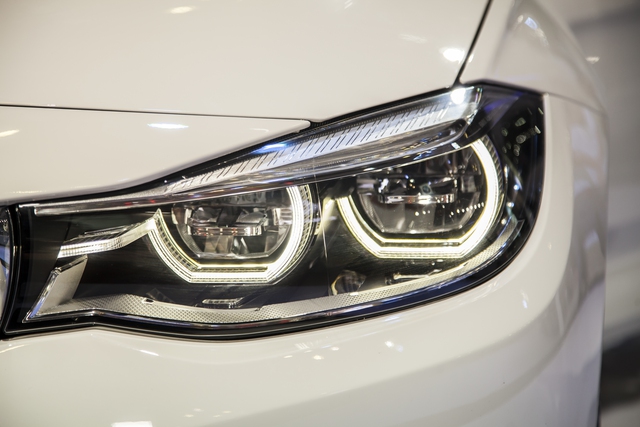 
Hệ thống đèn chiếu sáng của BMW 320i GT được trang bị công nghệ LED.
