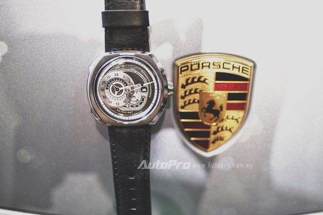 
SevenFriday là một dòng đồng hồ được giới đại gia đánh giá là little toy bên cạnh những big toy như xe thể thao hạng sang Porsche 718 Boxter.
