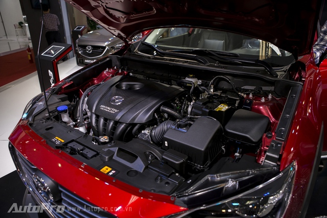 
Bên dưới nắp ca-pô của Mazda CX-3 là khối động cơ dung tích 1.998 cc với công nghệ SkyActiv có khả năng sản sinh công suất 146 mã lực và mô-men xoắn cực đại 192 Nm. Hiện Thaco chưa công bố mức giá của Mazda CX-3 nhưng nhiều người dự đoán mẫu xe này sẽ có giá khoảng 700 triệu Đồng.
