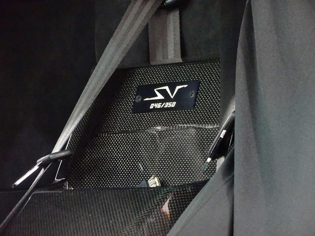 Lamborghini Murcielago LP670-4 SV độc nhất Việt Nam có số thứ tự 46/350 chiếc được sản xuất trên toàn thế giới. Khi còn thuộc sở hữu của tay chơi Minh Nhựa, siêu bò này mang biển số cặp 46 giống với số thứ tự sản xuất của xe. Nếu về tay chủ mới, siêu xe này phải chia tay với biển độc trên.