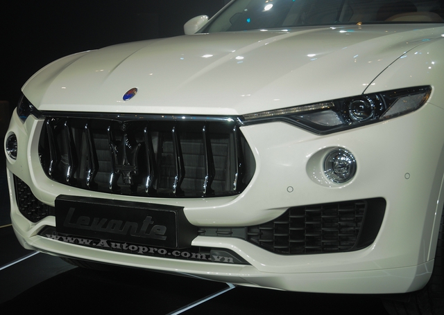 
Levante có lưới tản nhiệt trước lõm xuống vốn được dùng cho các mẫu xe Maserati khác như Ghibli, Quattroporte, GranTurismo và GranCabrio.
