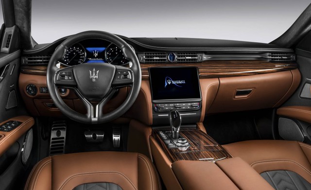 Maserati cũng đưa ra hai gói tùy chọn GranLusso và GranSport cho mẫu sedan hạng sang Quattroporte 2017.