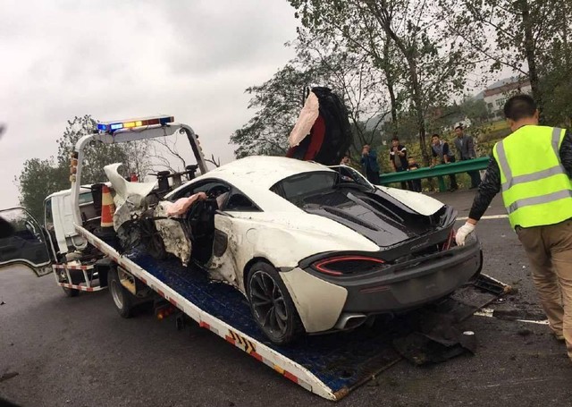 
McLaren 570S thứ 2 gặp nạn tại Trung Quốc.
