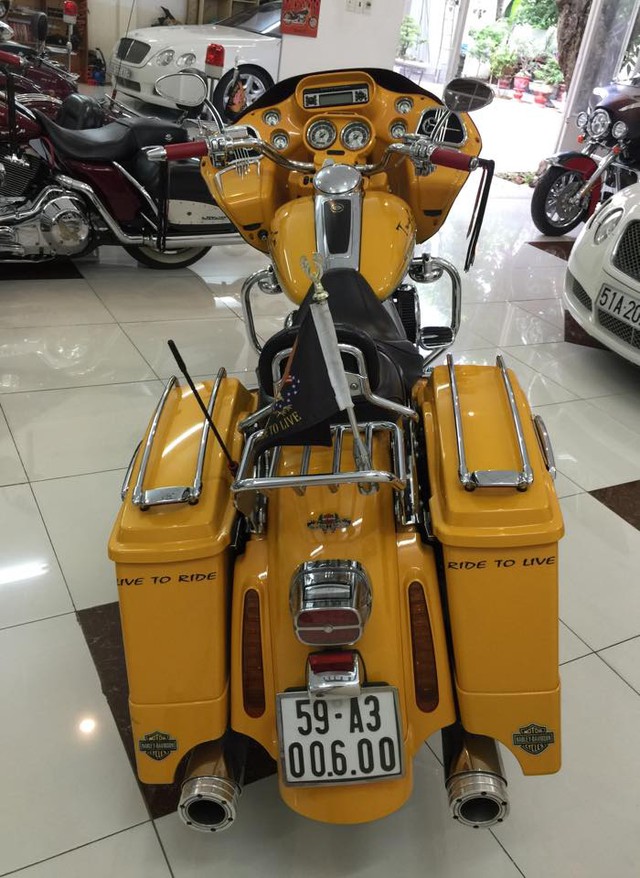 Ngoài dàn siêu xe khủng, đại gia y tế còn có bộ sưu tập mô tô khiến nhiều biker phát thèm - Ảnh 11. Ngoài dàn siêu xe khủng, đại gia y tế còn có bộ sưu tập mô tô khiến nhiều biker phát thèm - Ảnh 11.