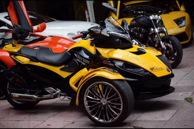 Ngoài dàn siêu xe khủng, đại gia y tế còn có bộ sưu tập mô tô khiến nhiều biker phát thèm - Ảnh 6. Ngoài dàn siêu xe khủng, đại gia y tế còn có bộ sưu tập mô tô khiến nhiều biker phát thèm - Ảnh 6.