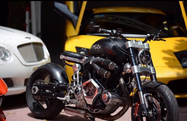 Ngoài dàn siêu xe khủng, đại gia y tế còn có bộ sưu tập mô tô khiến nhiều biker phát thèm - Ảnh 3.