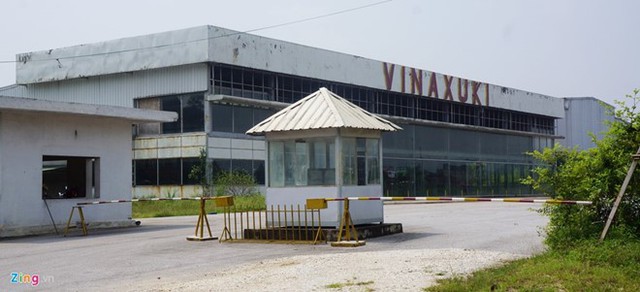 
Dự án nhà máy sản xuất, lắp ráp ôtô, máy của Vinaxuki ở Thanh Hóa hoang hóa vì ngừng hoạt động từ năm 2011 đến nay. Ảnh: Nguyễn Dương
