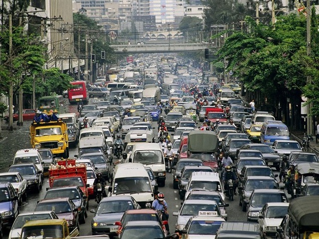 
Theo, Bangkok Post, nhằm giảm thiểu hậu quả của kẹt xe, chính quyền thành phố từng ban hành một lệnh cấm mua xe mới đối với những người không bảo đảm có chỗ để đậu xe vào năm 2015. Ảnh: National Geography.
