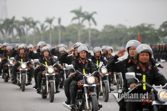 Đội hình xe mô tô phân khối lớn được trang bị cho Trung đoàn Cảnh sát cơ động, cảnh sát đặc nhiệm. Đây là phương tiện phục vụ công tác phòng chống tội phạm, giữ gìn an ninh trật tự, xử lý các tình huống, các hành vi vi pham hiệu quả