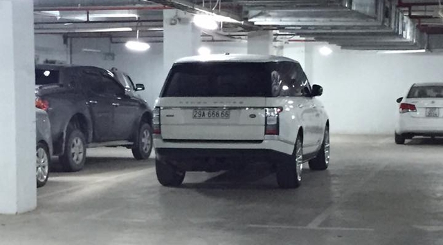 Range Rover Autobiography với biển ngũ quý6 đẹp mắt. Ảnh: Toomy Liều.