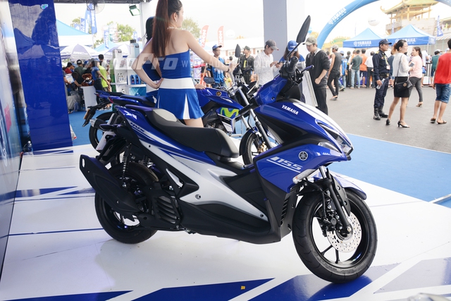 Về ngoại hình, Yamaha NVX 155 có thiết kế theo hình chữ X, thể hiện rõ hai đặc tính nổi bật là sức mạnh vận hành và khả năng kiểm soát.