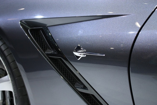 Công bố giá bán Chevrolet Corvette Stingray 23