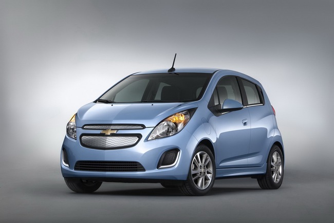 Chevrolet Spark EV: Chưa đầy 2 lít xăng cho 100 km 1