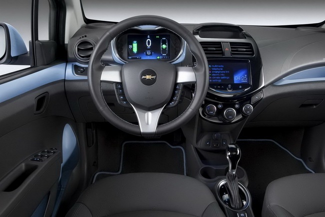 Chevrolet Spark EV: Chưa đầy 2 lít xăng cho 100 km 6