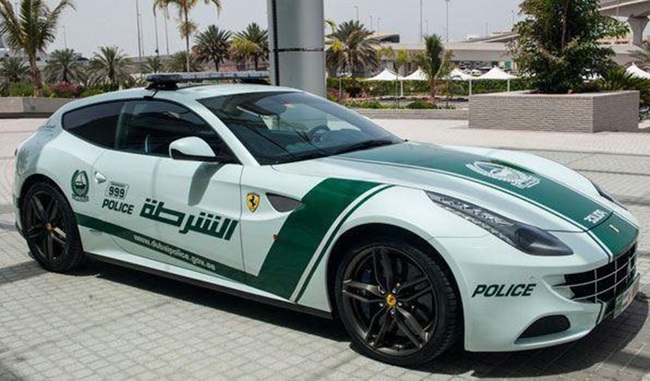 Cảnh sát Dubai sắp có thêm siêu xe SLS AMG và Continental GT 3