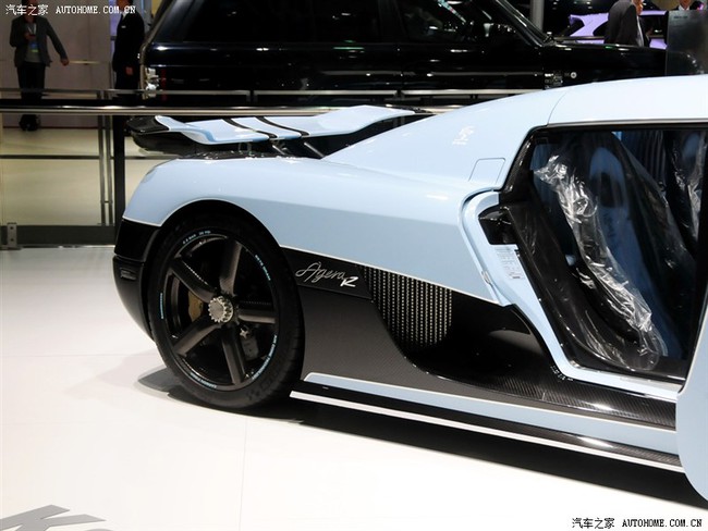 Hai chiếc Koenigsegg Agera R ghé thăm Thượng Hải 10