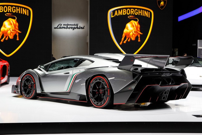 Edmunds: Lamborghini Veneno là siêu xe xấu nhất mọi thời đại 5