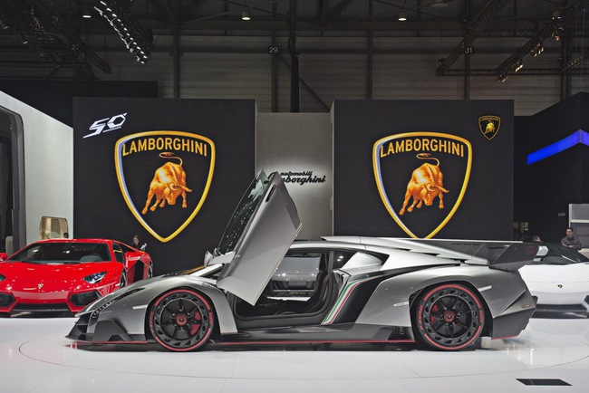 Edmunds: Lamborghini Veneno là siêu xe xấu nhất mọi thời đại 10