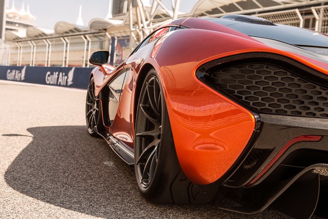 McLaren P1 khoe vẻ đẹp ấn tượng tại Bahrain 21