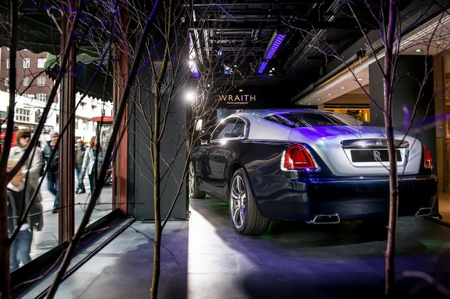 Rolls-Royce Wraith bắt đầu đến showroom 2