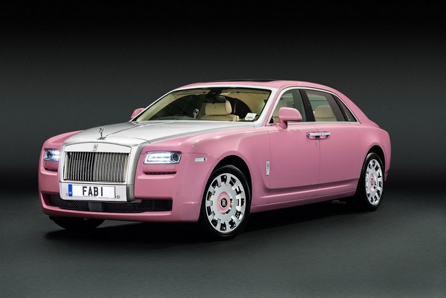 “Tiểu thư” Rolls-Royce Ghost màu hồng hỗ trợ bệnh nhân ung thư vú 1