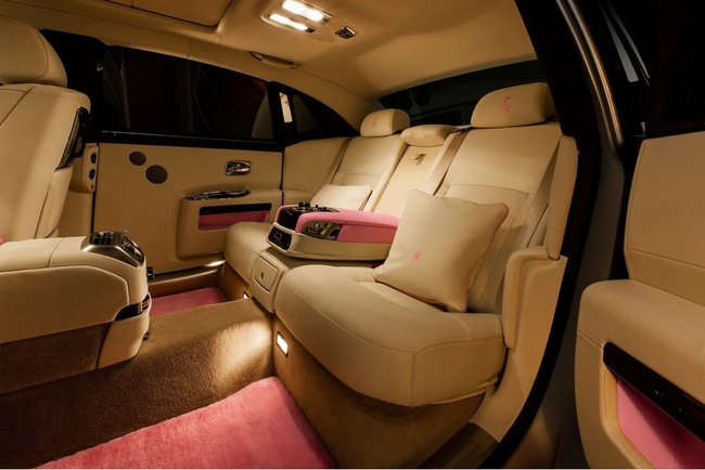 “Tiểu thư” Rolls-Royce Ghost màu hồng hỗ trợ bệnh nhân ung thư vú 3