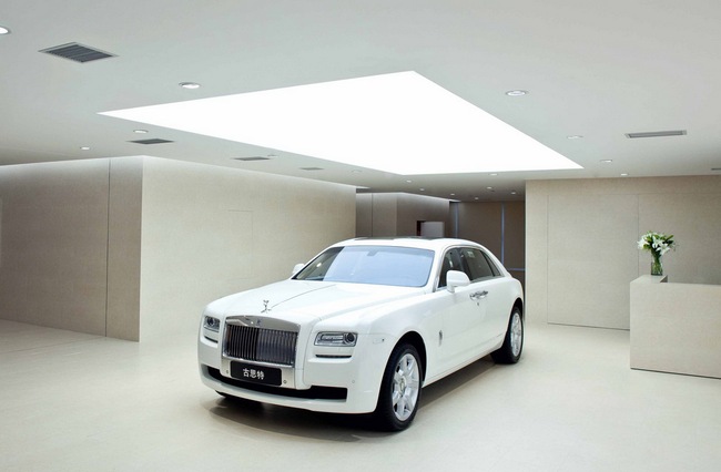 Rolls-Royce mở showroom lớn nhất thế giới  1