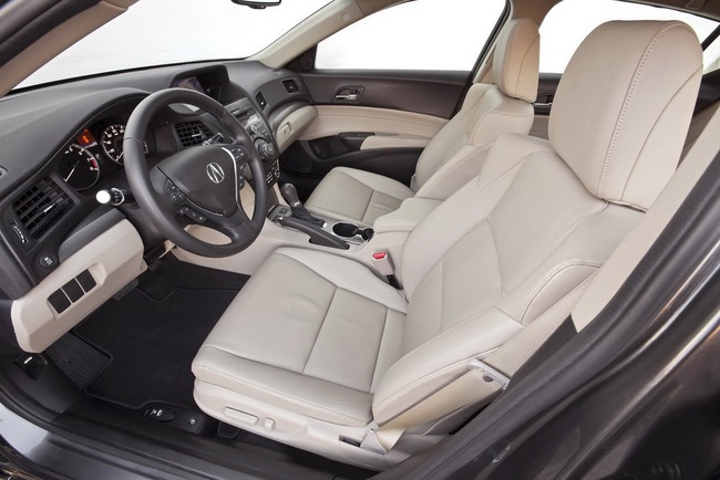 Acura ILX 2014 có giá từ 26.900 Đô la Mỹ 16