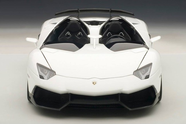 Cơ hội sở hữu Lamborghini Aventador J và Pagani Huayra giá cực mềm  1