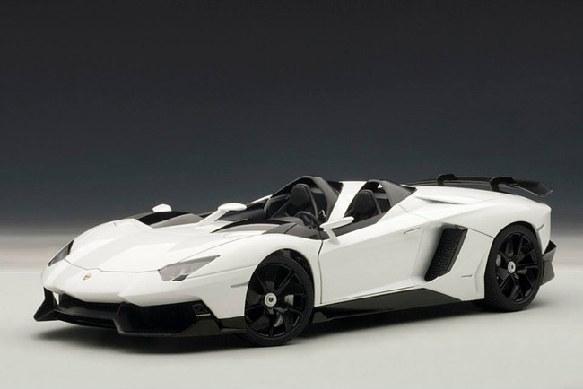 Cơ hội sở hữu Lamborghini Aventador J và Pagani Huayra giá cực mềm  2