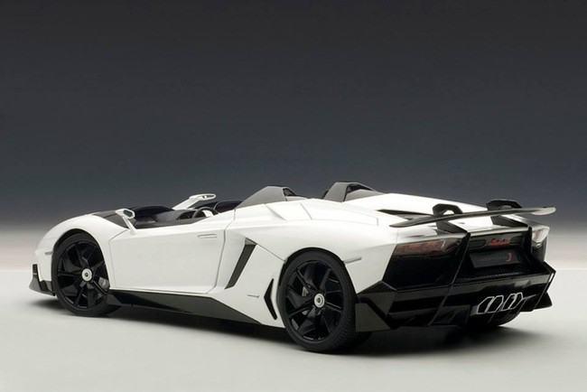 Cơ hội sở hữu Lamborghini Aventador J và Pagani Huayra giá cực mềm  5