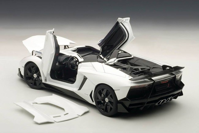 Cơ hội sở hữu Lamborghini Aventador J và Pagani Huayra giá cực mềm  9