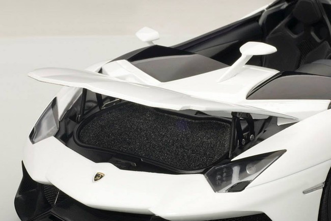 Cơ hội sở hữu Lamborghini Aventador J và Pagani Huayra giá cực mềm  12