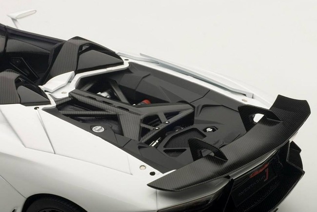Cơ hội sở hữu Lamborghini Aventador J và Pagani Huayra giá cực mềm  13