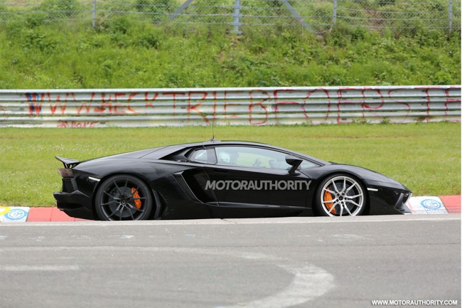 Lamborghini Aventador SV lại xuất hiện trên đường thử 5