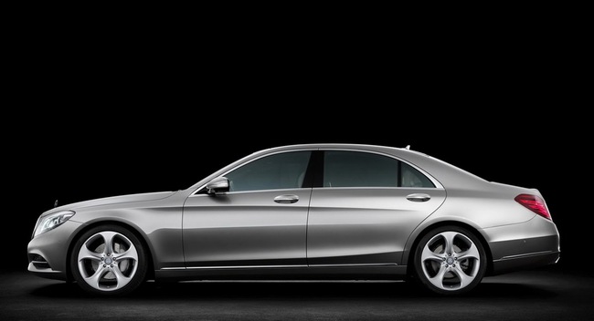 Sự biến đổi của Mercedes-Benz S-Class giữa hai thế hệ 13