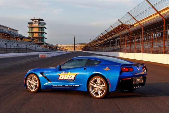 Chevrolet Corvette Stingray được chọn xe an toàn tại Indy 500 Race 2013 6