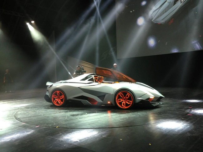 Lamborghini Egoista: Siêu máy bay chiến đấu 16