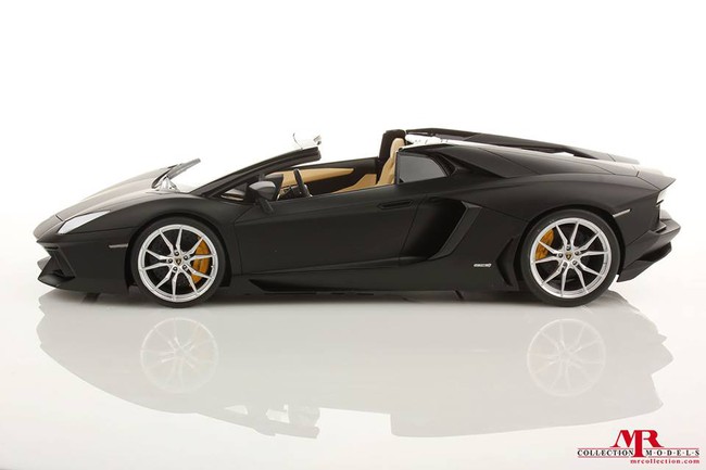 “Hàng nhái” Lamborghini Urus và Aventador Roadster chính thức xuất xưởng 3